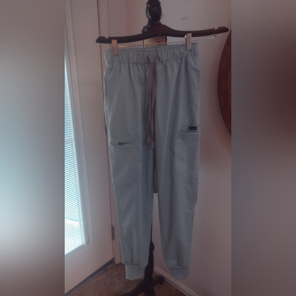 Light blue jogger scrub set - Picture 8 of 9